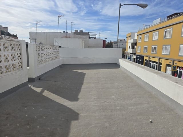 7 sypialnia Dom na sprzedaż w Telde z garażem - 297 000 € (Ref: 10025061)