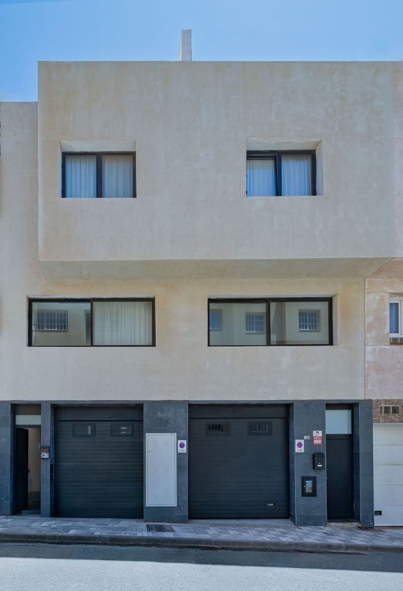 3 sovrum Hus till salu i Arinaga med garage - 398 500 € (Ref: 10026695)