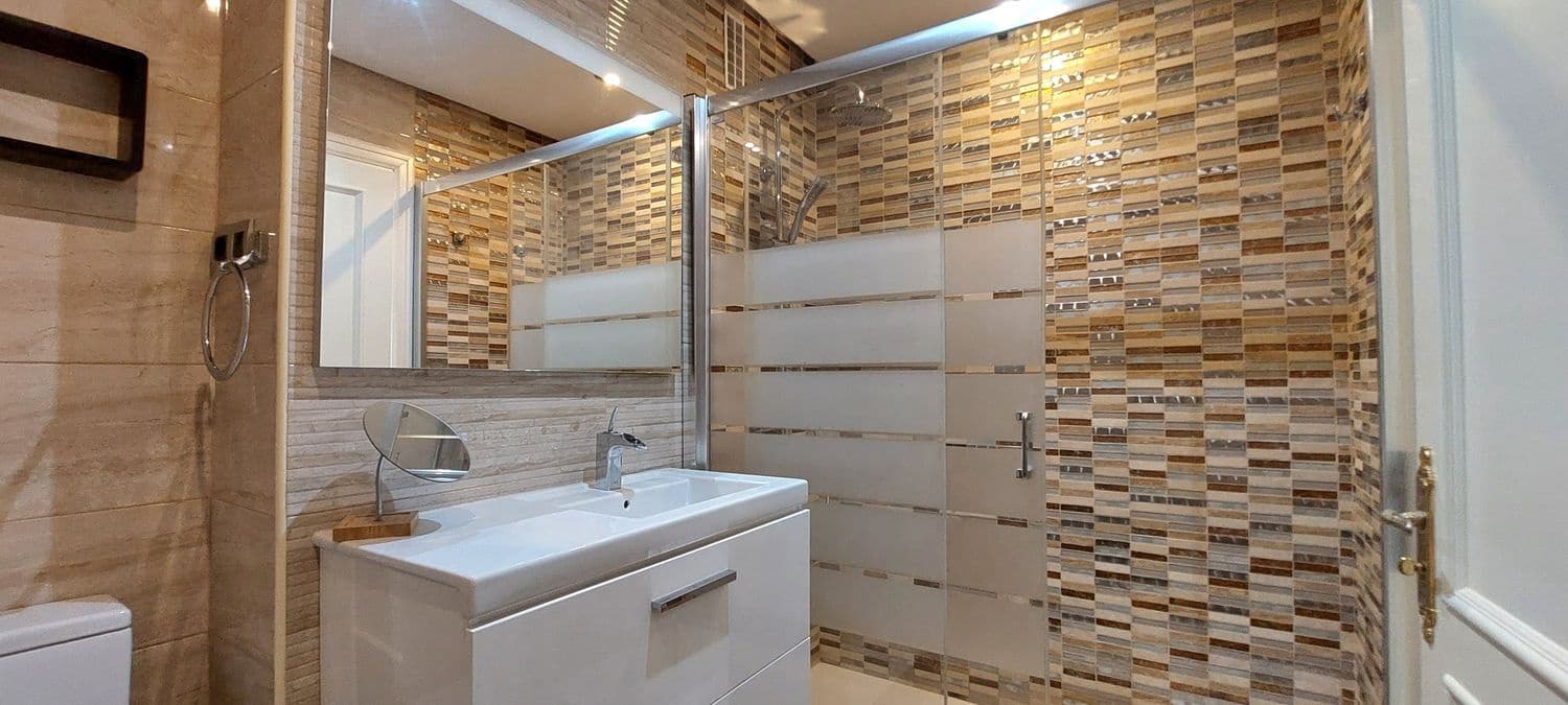 3 bedroom Apartment for rent in Las Palmas de Gran Canaria with garage - € 2,600 (Ref: 10033292)