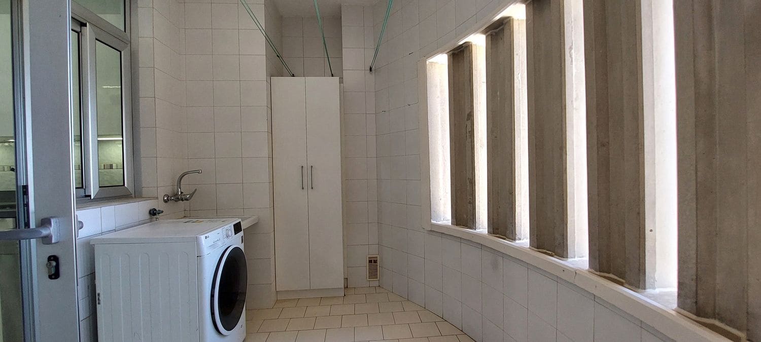 3 bedroom Apartment for rent in Las Palmas de Gran Canaria with garage - € 2,600 (Ref: 10033292)