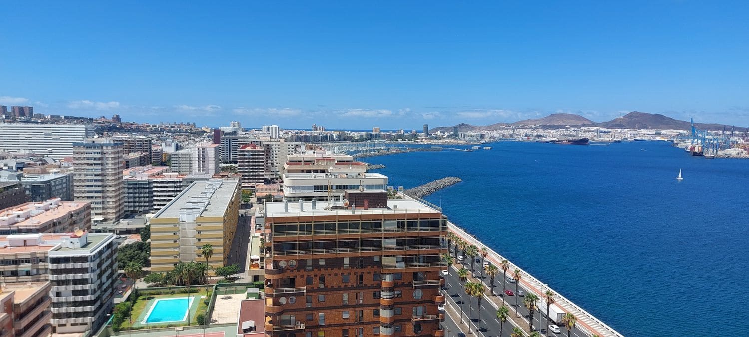 3 bedroom Apartment for rent in Las Palmas de Gran Canaria with garage - € 2,600 (Ref: 10033292)