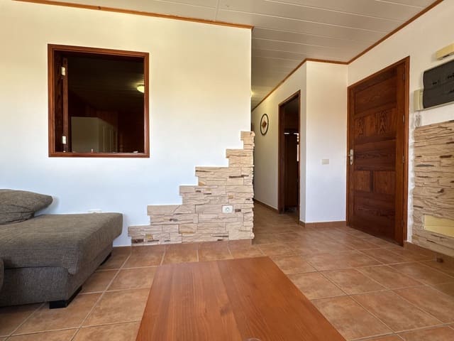 4 chambre Maison de Ville à vendre à Carretera Centro, Las Palmas de Gran Canaria avec garage - 245 000 € (Ref: 10040241)