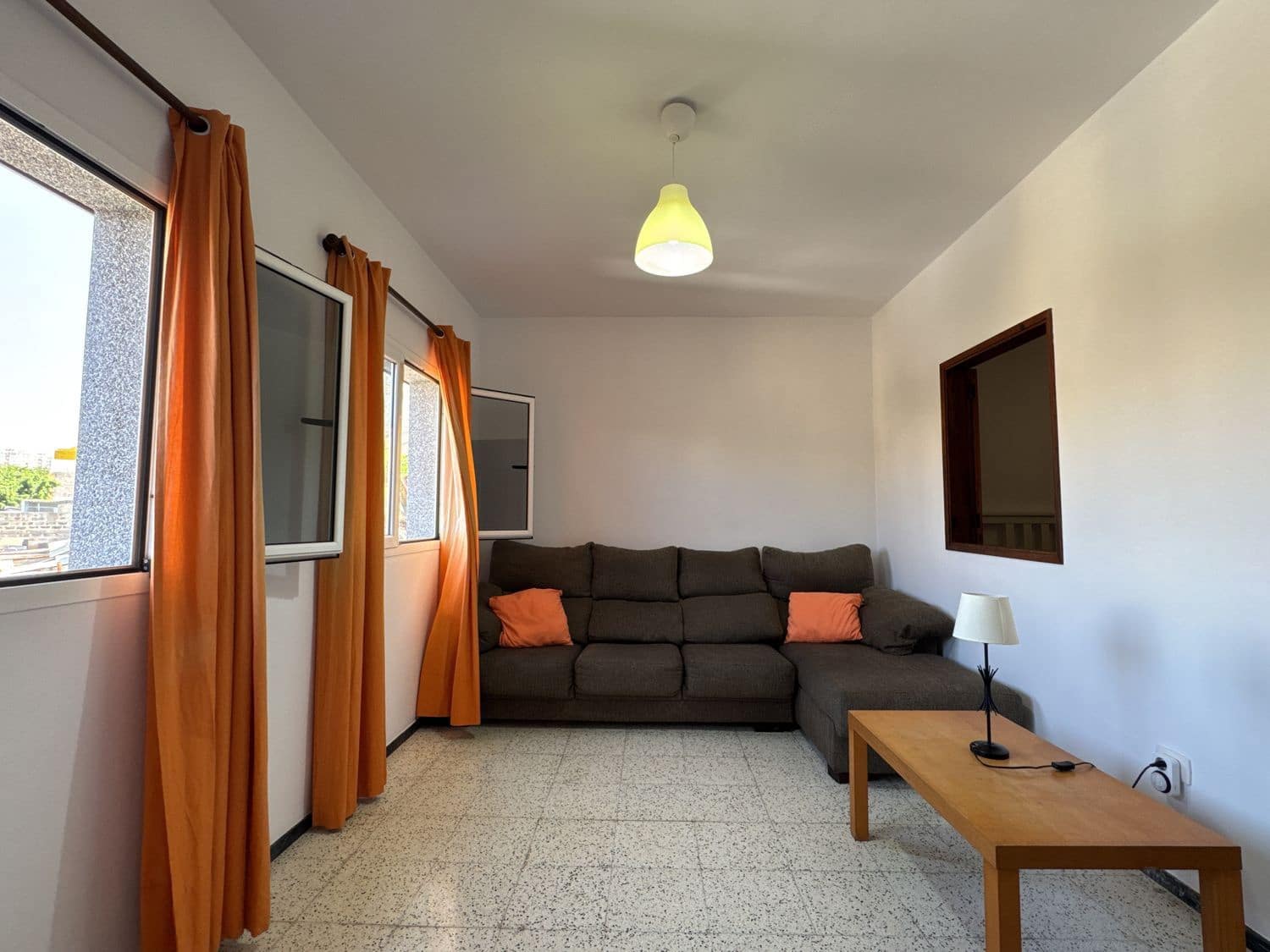 4 chambre Maison de Ville à vendre à Las Palmas de Gran Canaria avec garage - 245 000 € (Ref: 10040241)