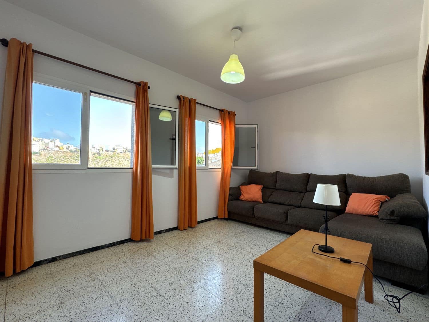 4 chambre Maison de Ville à vendre à Las Palmas de Gran Canaria avec garage - 245 000 € (Ref: 10040241)