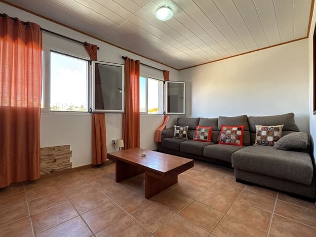 4 chambre Maison de Ville à vendre à Carretera Centro, Las Palmas de Gran Canaria avec garage - 245 000 € (Ref: 10040241)