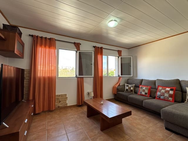 4 chambre Maison de Ville à vendre à Carretera Centro, Las Palmas de Gran Canaria avec garage - 245 000 € (Ref: 10040241)