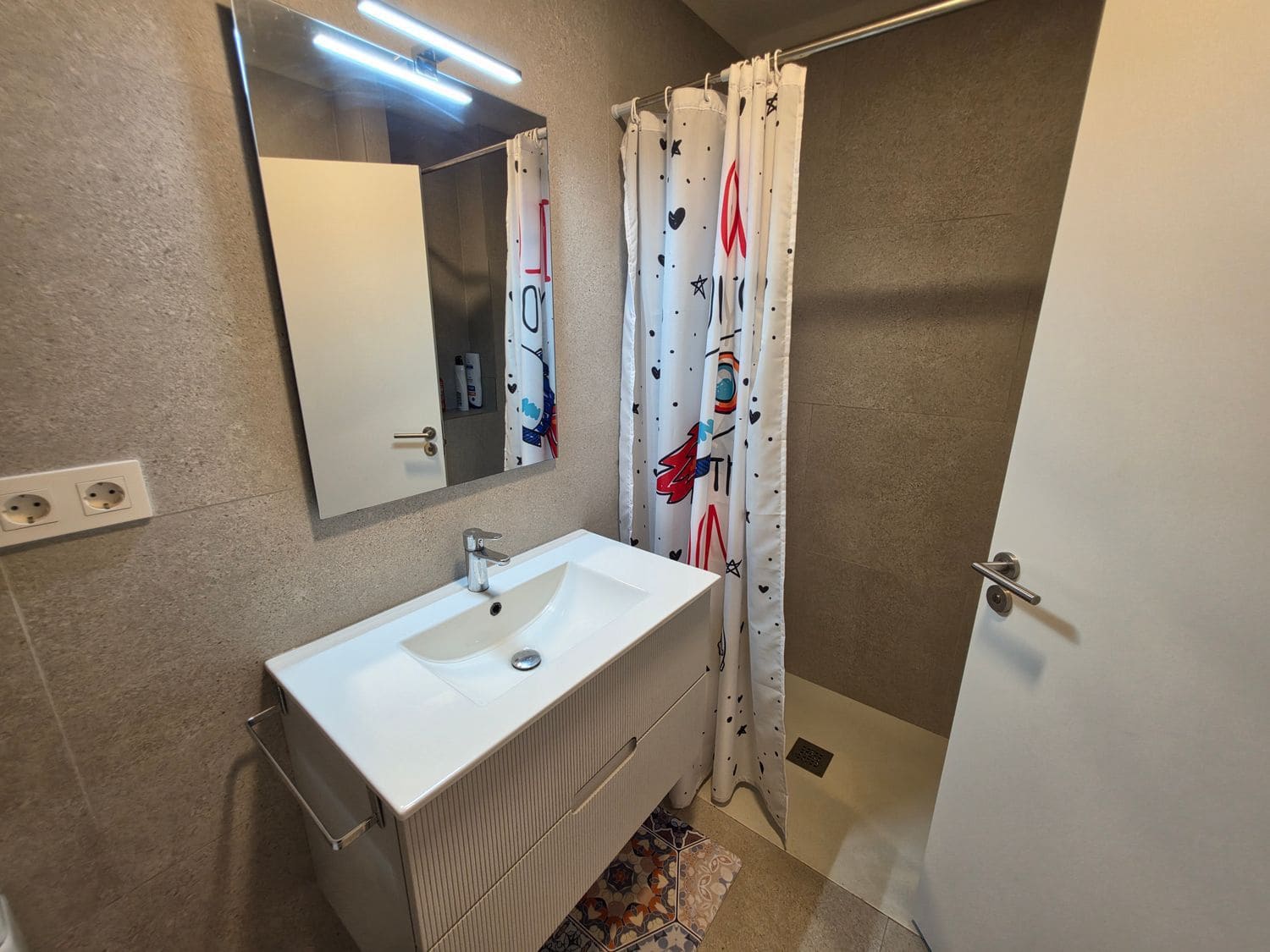 Apartamento de 2 habitaciones en Agaete en alquiler con piscina garaje - 1.450 € (Ref: 10054523)