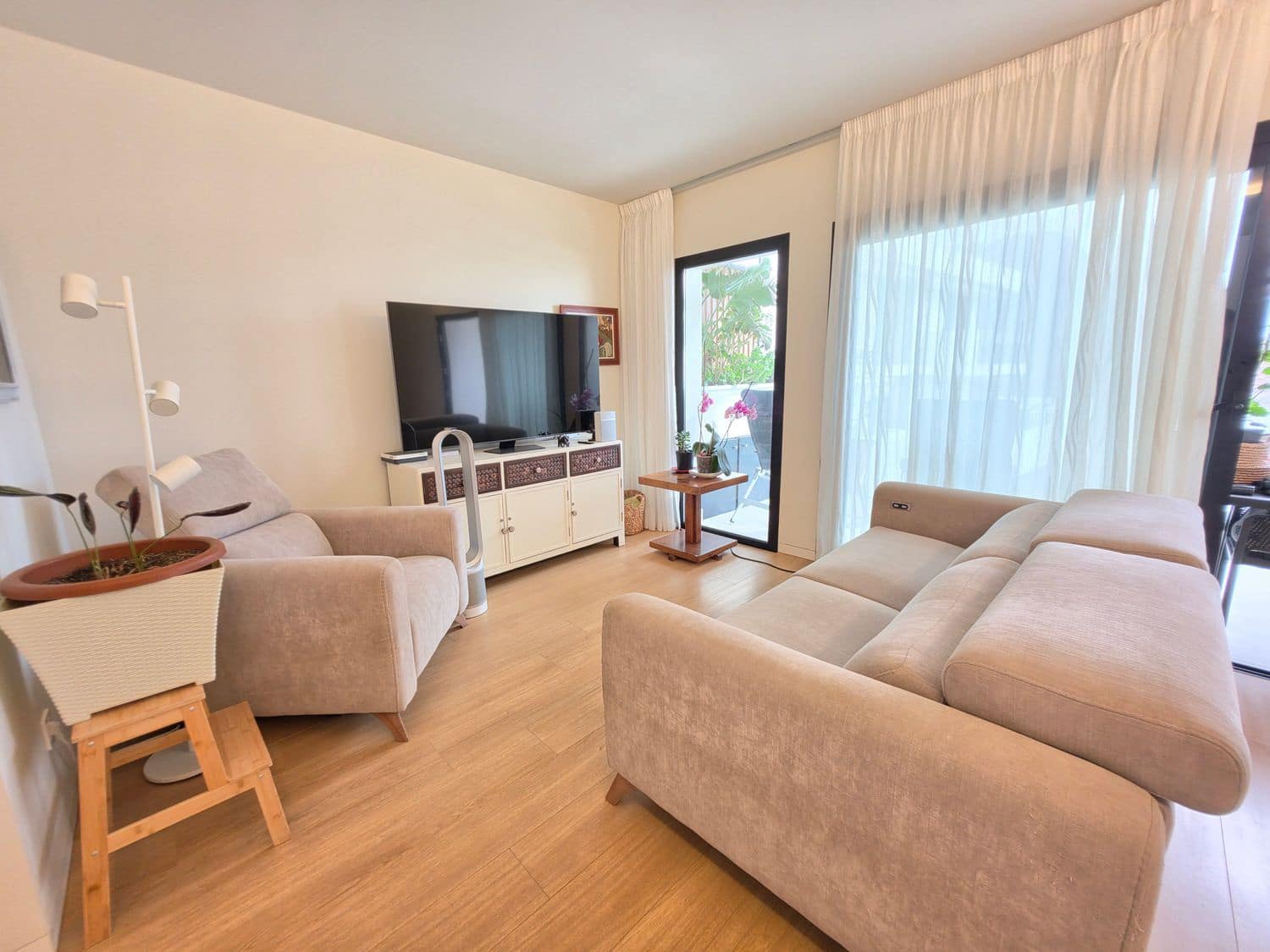 Apartamento de 2 habitaciones en Agaete en alquiler con piscina garaje - 1.450 € (Ref: 10054523)