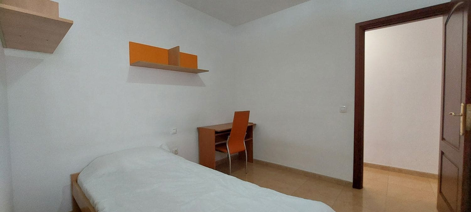 3 soverom Leilighet til leie i Santa Lucia de Tirajana med garasje - € 850 (Ref: 10054524)