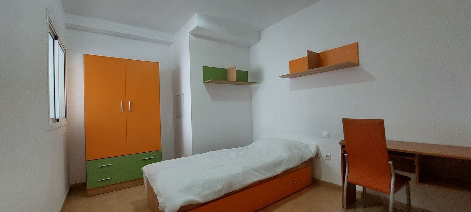 3 soverom Leilighet til leie i Santa Lucia de Tirajana med garasje - € 850 (Ref: 10054524)