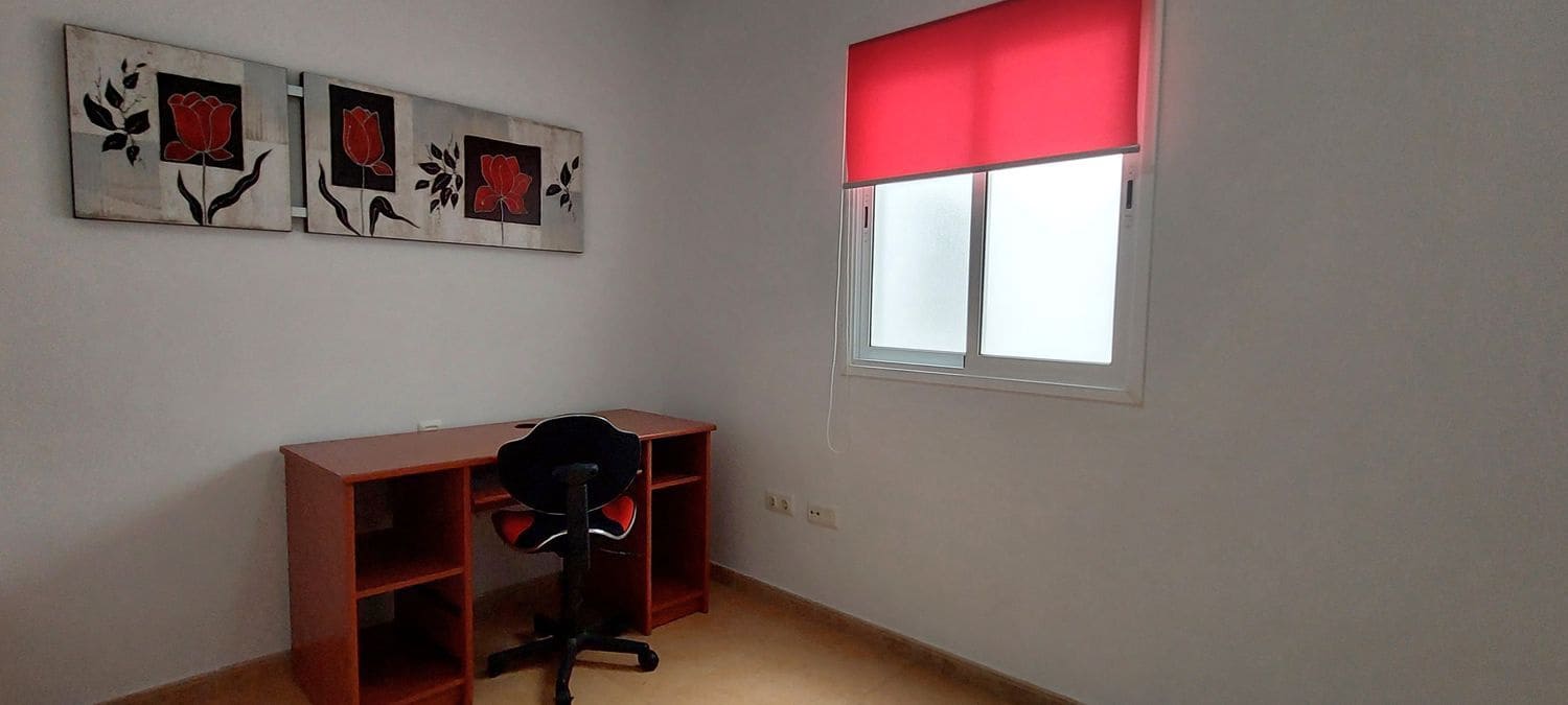 3 soverom Leilighet til leie i Santa Lucia de Tirajana med garasje - € 850 (Ref: 10054524)