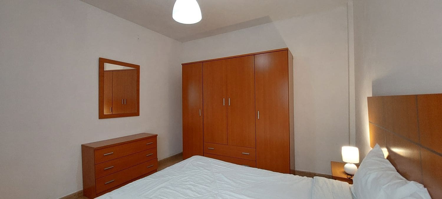 3 soverom Leilighet til leie i Santa Lucia de Tirajana med garasje - € 850 (Ref: 10054524)