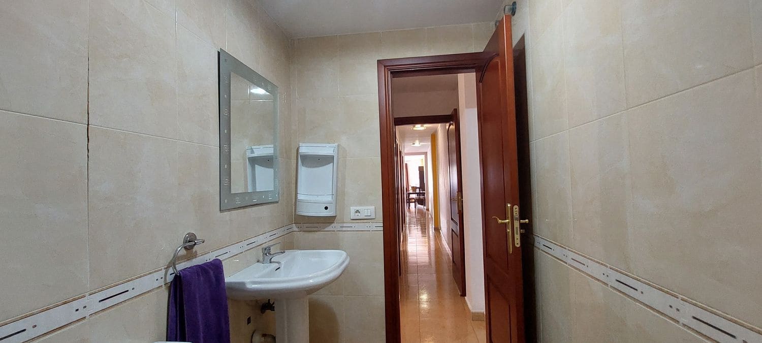 3 soverom Leilighet til leie i Santa Lucia de Tirajana med garasje - € 850 (Ref: 10054524)