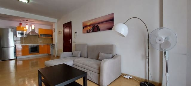 3 soverom Leilighet til leie i Santa Lucía de Tirajana med garasje - € 850 (Ref: 10054524)