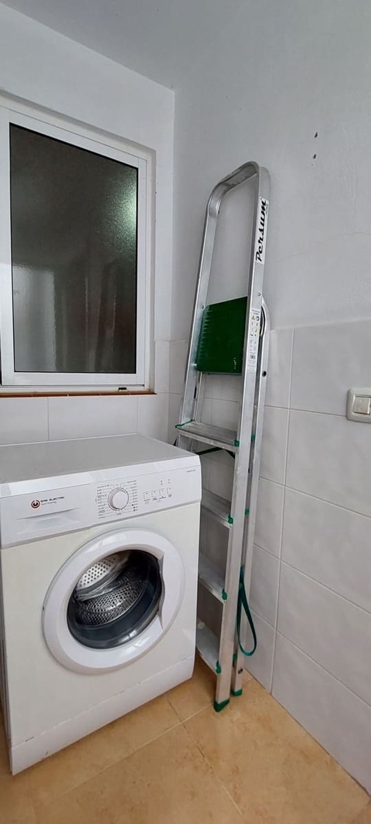 3 soverom Leilighet til leie i Santa Lucia de Tirajana med garasje - € 850 (Ref: 10054524)
