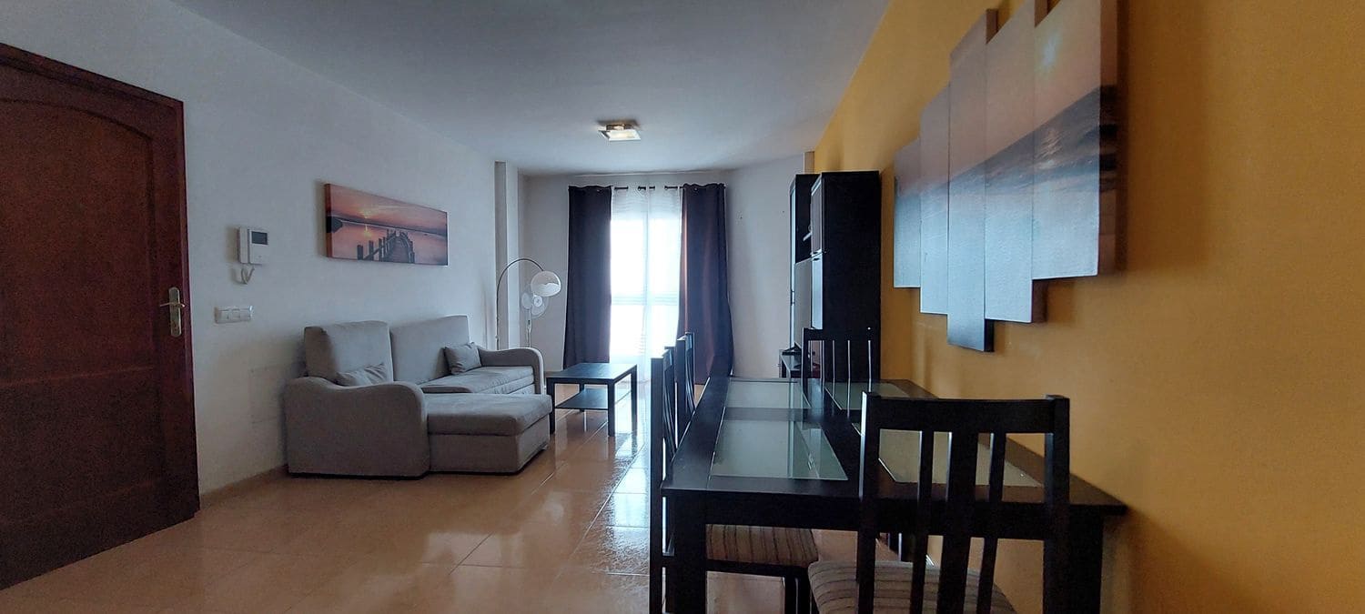 3 soverom Leilighet til leie i Santa Lucia de Tirajana med garasje - € 850 (Ref: 10054524)
