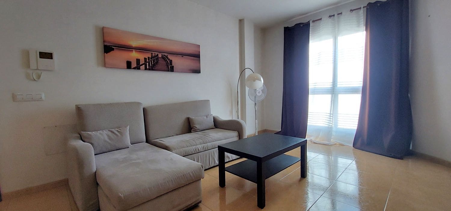 3 soverom Leilighet til leie i Santa Lucia de Tirajana med garasje - € 850 (Ref: 10054524)