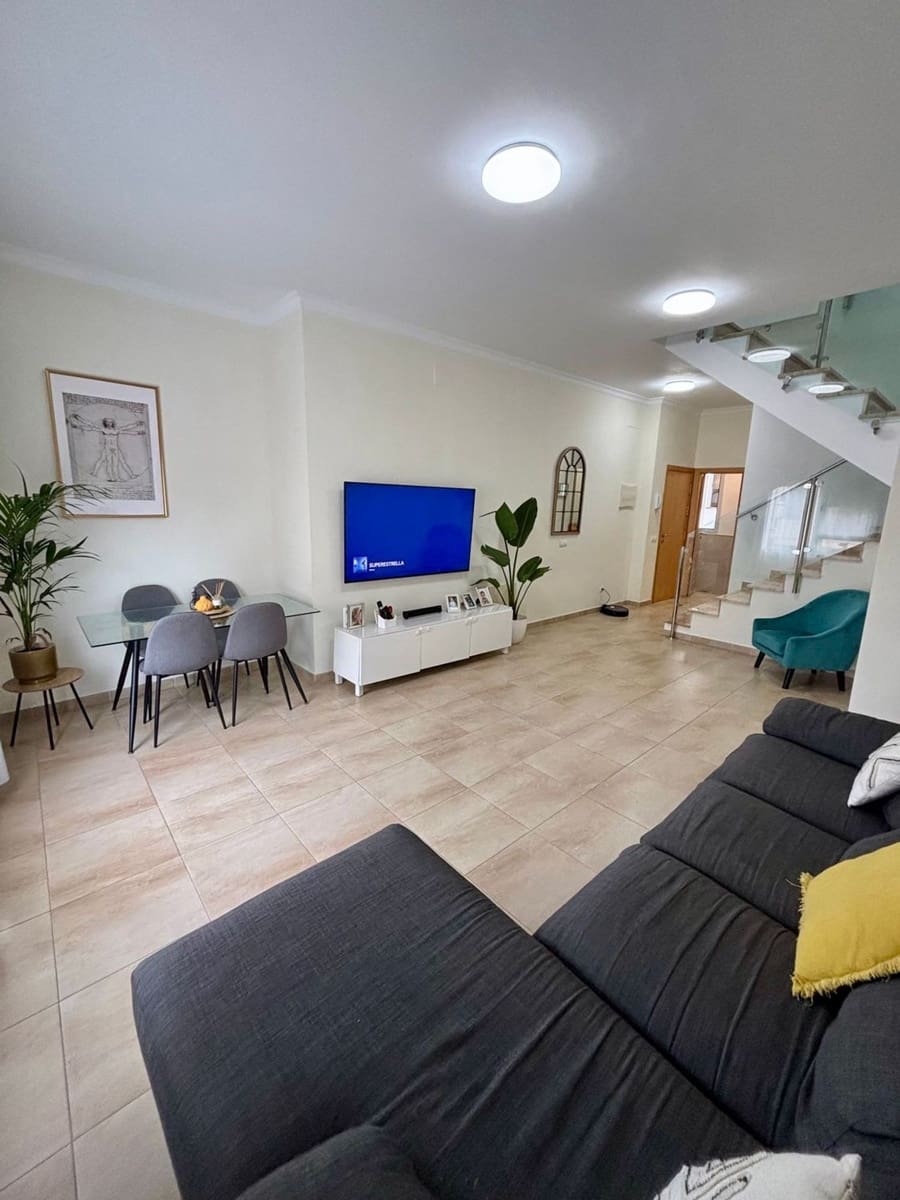 3 bedroom Apartment for sale in Las Palmas de Gran Canaria with garage - € 259,000 (Ref: 10054525)