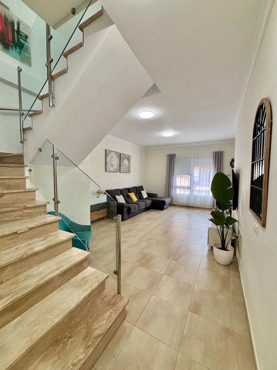 3 bedroom Apartment for sale in Las Palmas de Gran Canaria with garage - € 259,000 (Ref: 10054525)