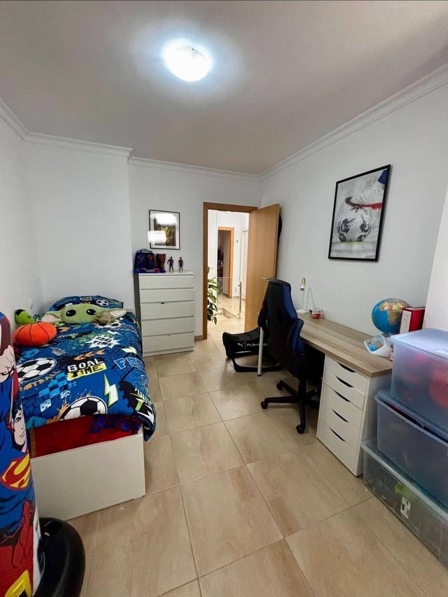 3 bedroom Apartment for sale in Las Palmas de Gran Canaria with garage - € 259,000 (Ref: 10054525)