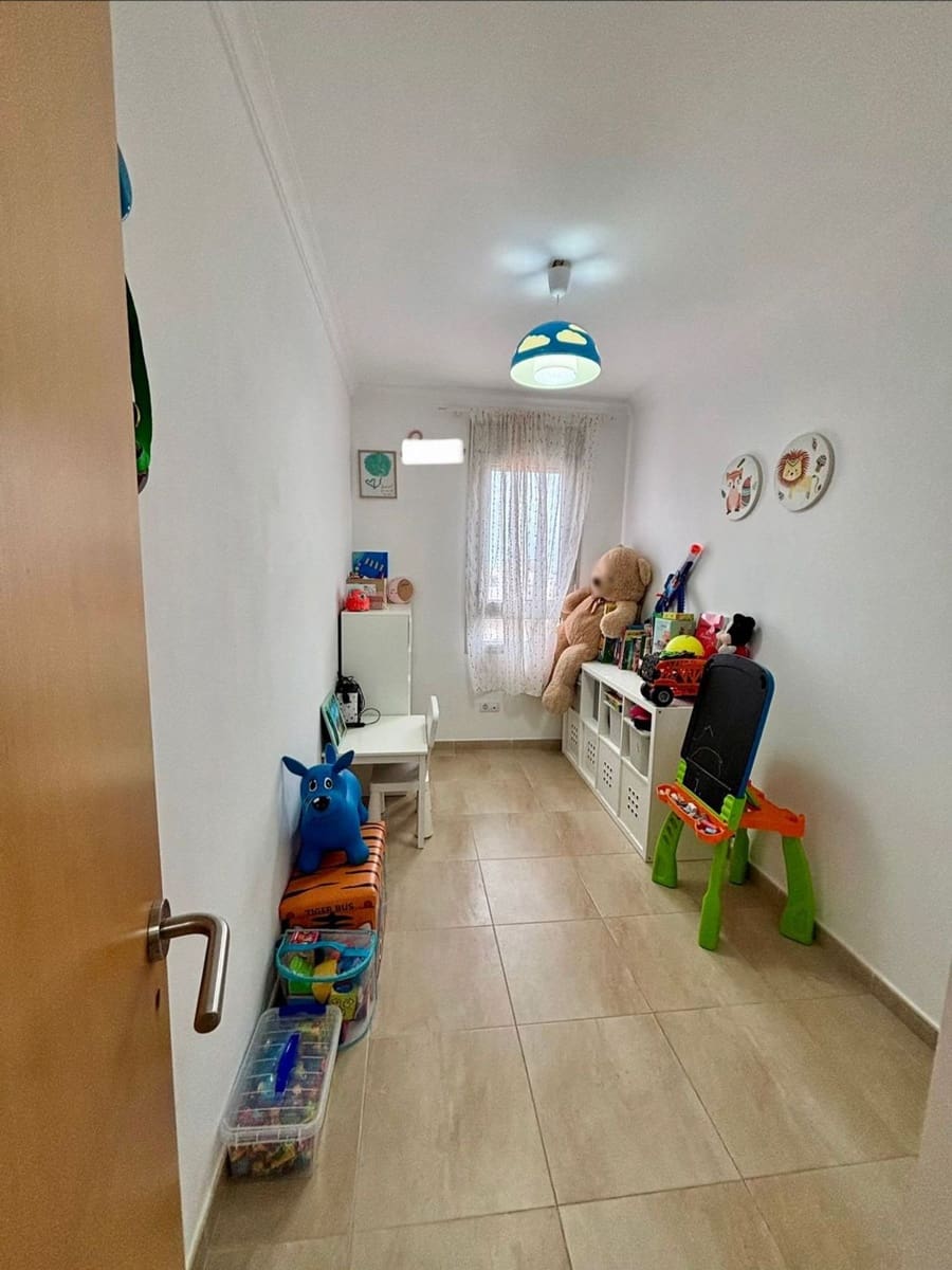 3 bedroom Apartment for sale in Las Palmas de Gran Canaria with garage - € 259,000 (Ref: 10054525)