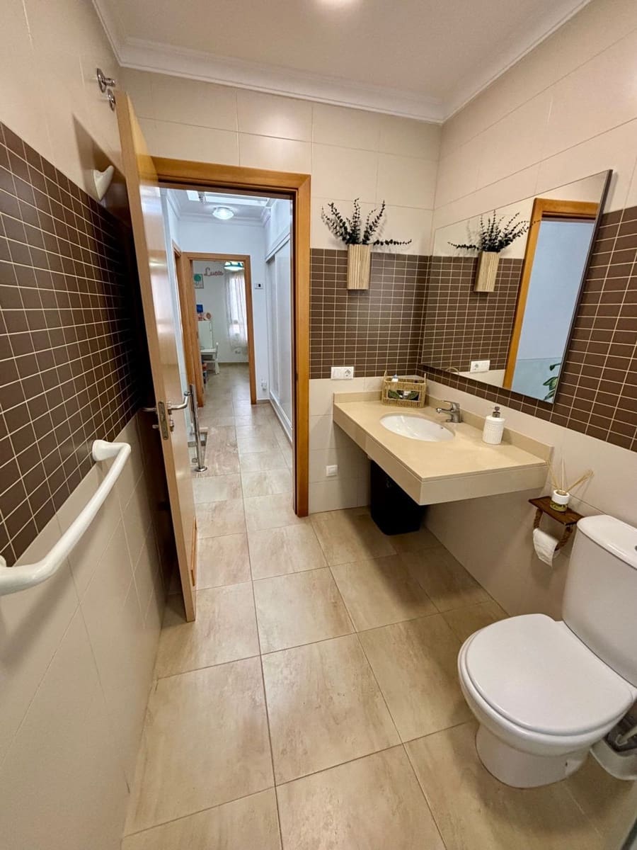 3 bedroom Apartment for sale in Las Palmas de Gran Canaria with garage - € 259,000 (Ref: 10054525)