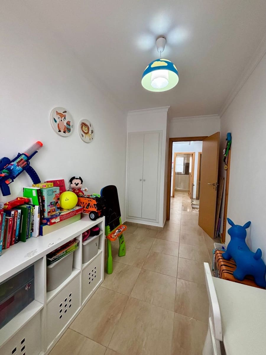 3 bedroom Apartment for sale in Las Palmas de Gran Canaria with garage - € 259,000 (Ref: 10054525)
