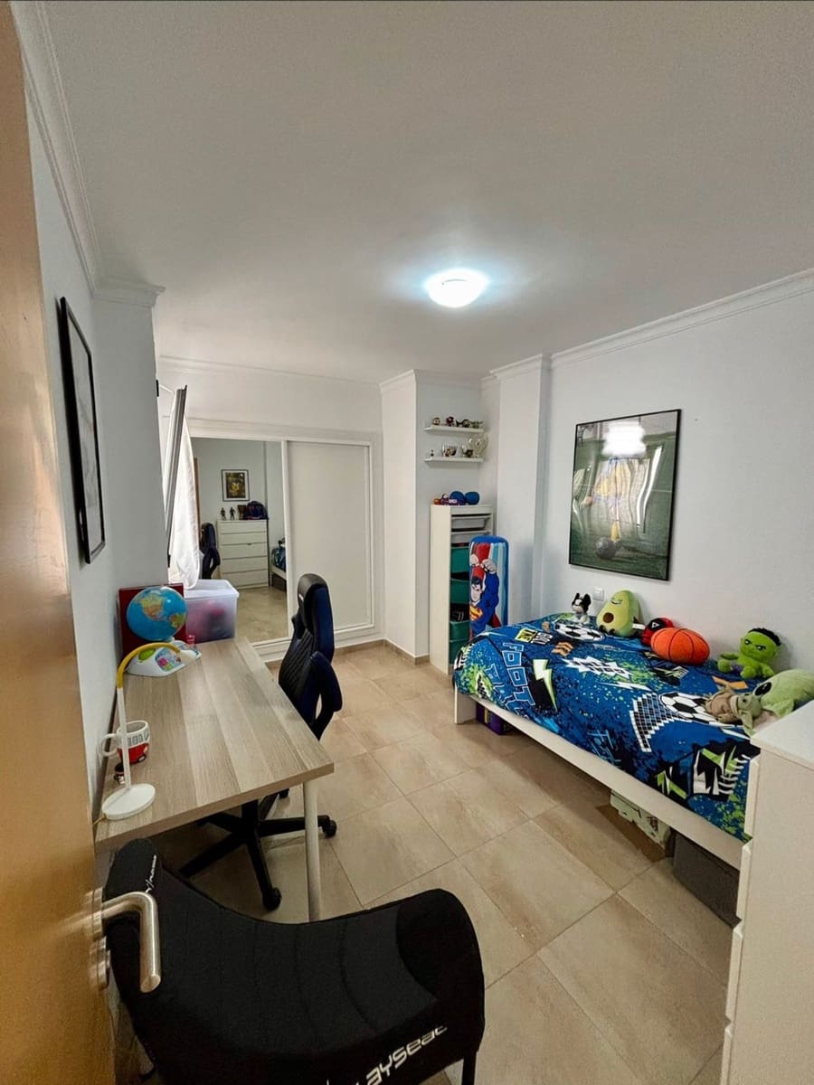 3 bedroom Apartment for sale in Las Palmas de Gran Canaria with garage - € 259,000 (Ref: 10054525)