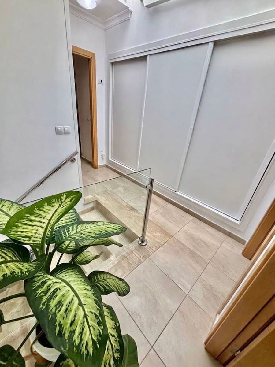 3 bedroom Apartment for sale in Las Palmas de Gran Canaria with garage - € 259,000 (Ref: 10054525)