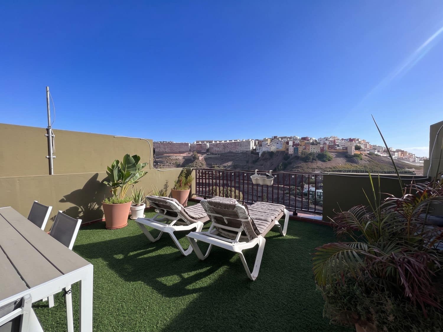 3 makuuhuone Huoneisto myytävänä paikassa Las Palmas de Gran Canaria mukana 
autotalli - 298 000 € (Ref: 10077356)