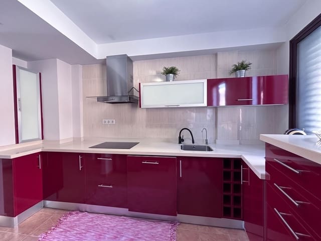 3 makuuhuone Huoneisto myytävänä paikassa Carretera Centro, Las Palmas de Gran Canaria mukana 
autotalli - 298 000 € (Ref: 10077356)