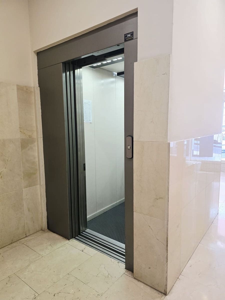 1 soverom Leilighet til salgs i Las Palmas de Gran Canaria med garasje - € 350 000 (Ref: 10077357)