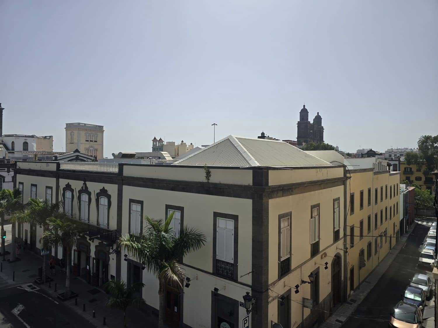 1 soverom Leilighet til salgs i Las Palmas de Gran Canaria med garasje - € 350 000 (Ref: 10077357)