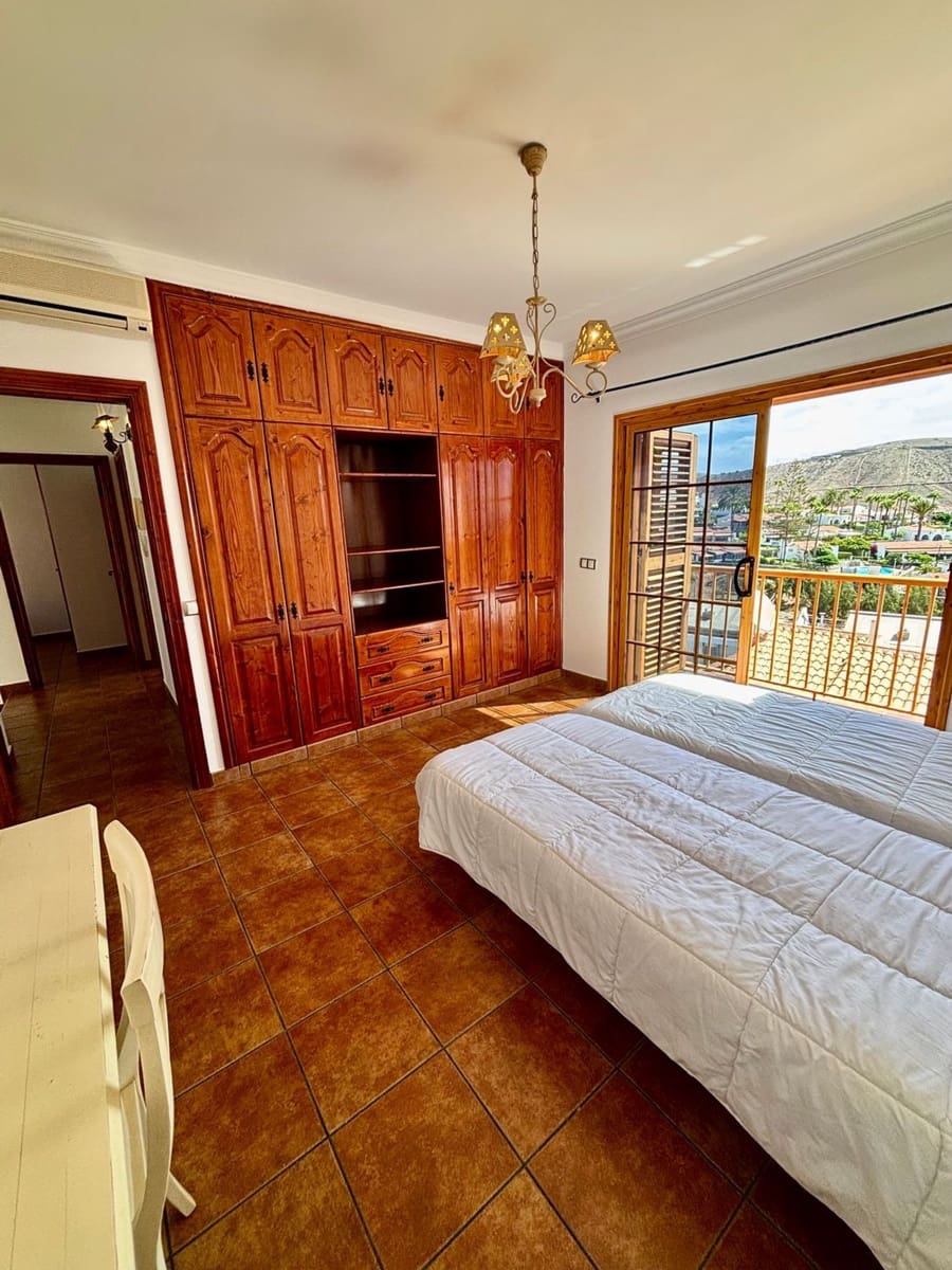 5 bedroom Villa for sale in Arguineguin with pool garage - € 1,100,000 (Ref: 10094070)