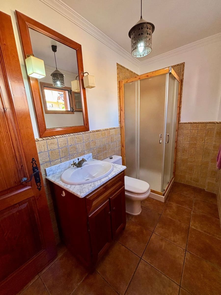 5 bedroom Villa for sale in Arguineguin with pool garage - € 1,100,000 (Ref: 10094070)