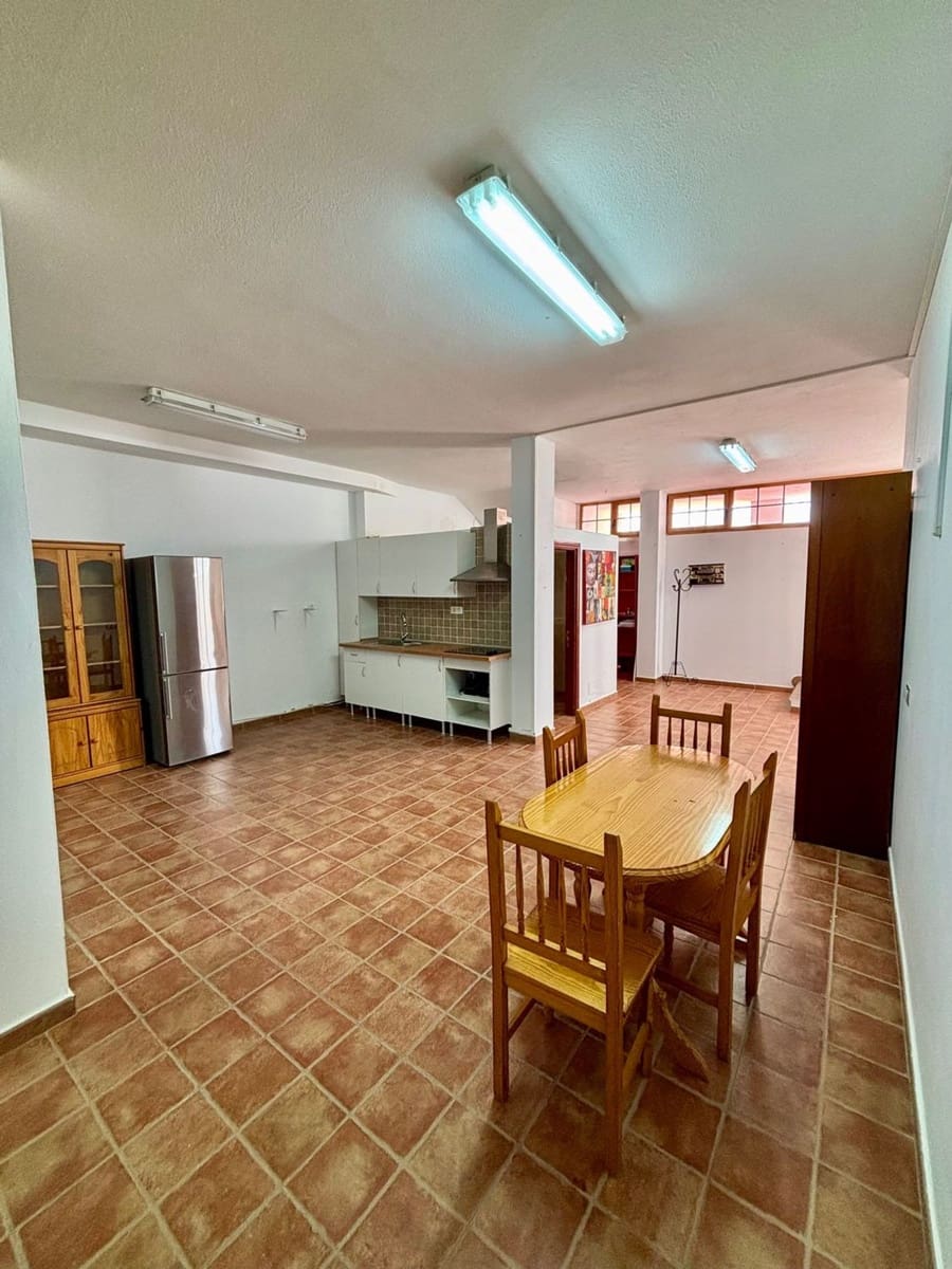 5 bedroom Villa for sale in Arguineguin with pool garage - € 1,100,000 (Ref: 10094070)