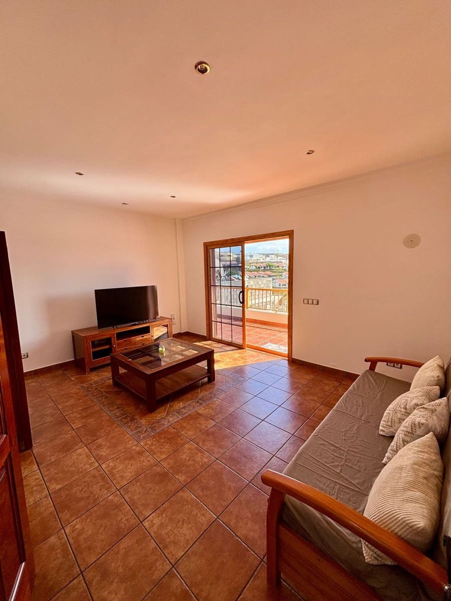 5 bedroom Villa for sale in Arguineguin with pool garage - € 1,100,000 (Ref: 10094070)