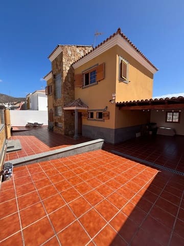5 bedroom Villa for sale in Arguineguín, Mogán with pool garage - € 1,100,000 (Ref: 10094070)