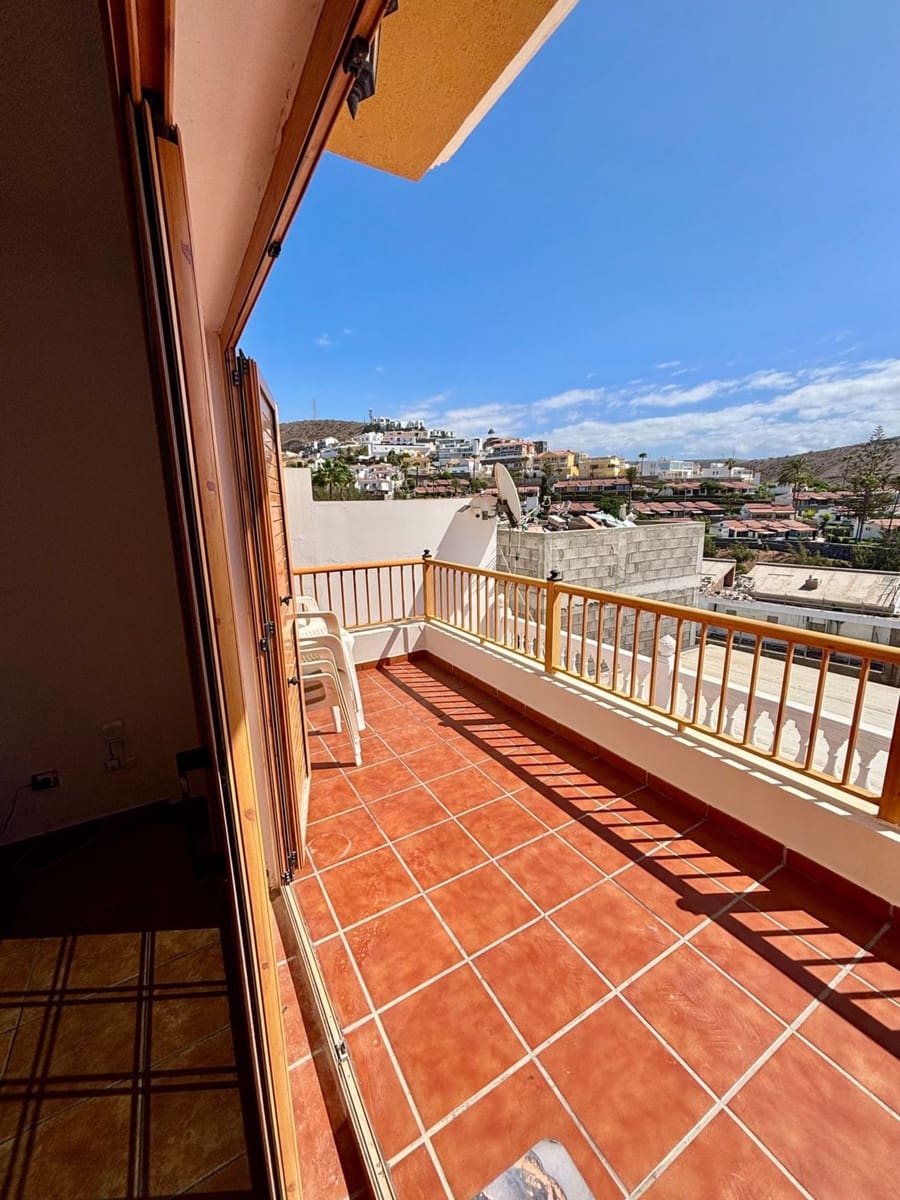 5 bedroom Villa for sale in Arguineguin with pool garage - € 1,100,000 (Ref: 10094070)