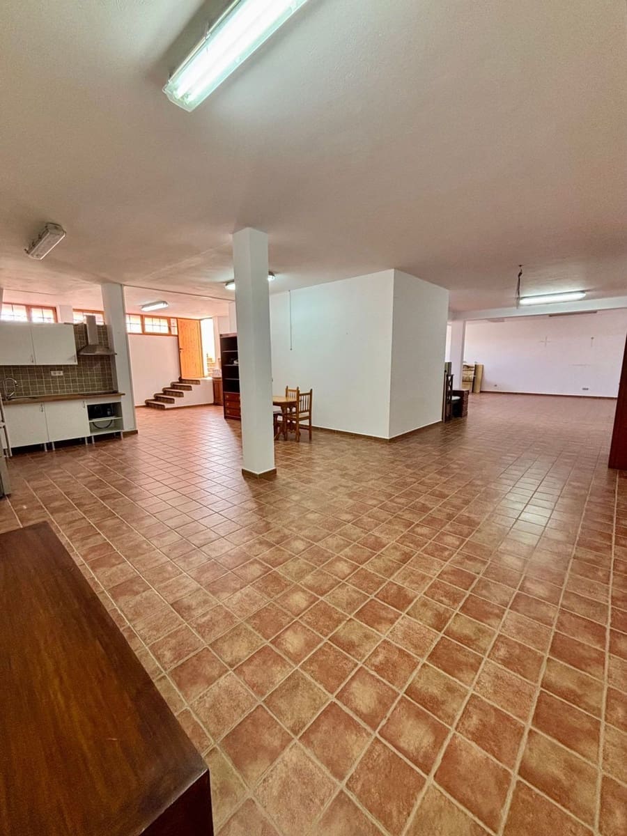5 bedroom Villa for sale in Arguineguin with pool garage - € 1,100,000 (Ref: 10094070)