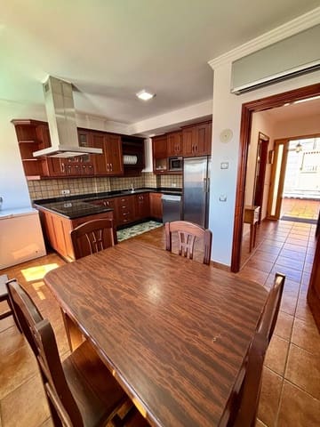 5 bedroom Villa for sale in Arguineguín, Mogán with pool garage - € 1,100,000 (Ref: 10094070)