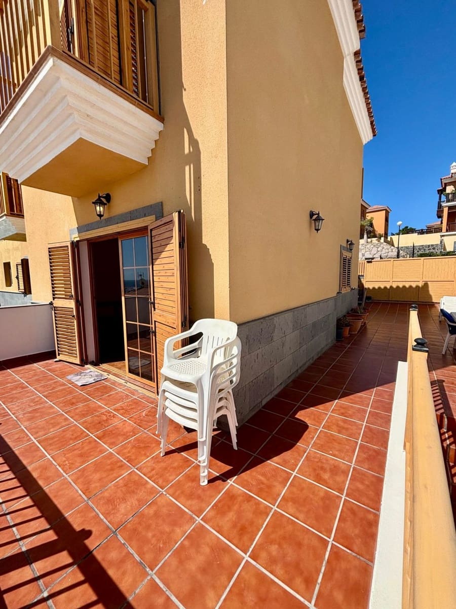 5 bedroom Villa for sale in Arguineguin with pool garage - € 1,100,000 (Ref: 10094070)