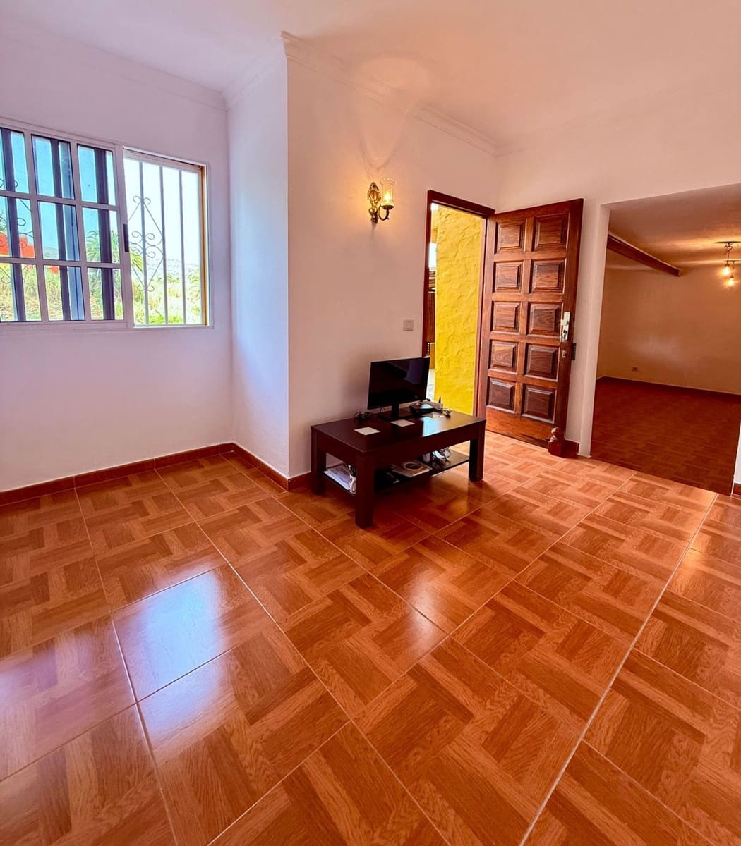 3 chambre Villa/Maison à vendre à Santa Brigida avec garage - 355 000 € (Ref: 10118509)