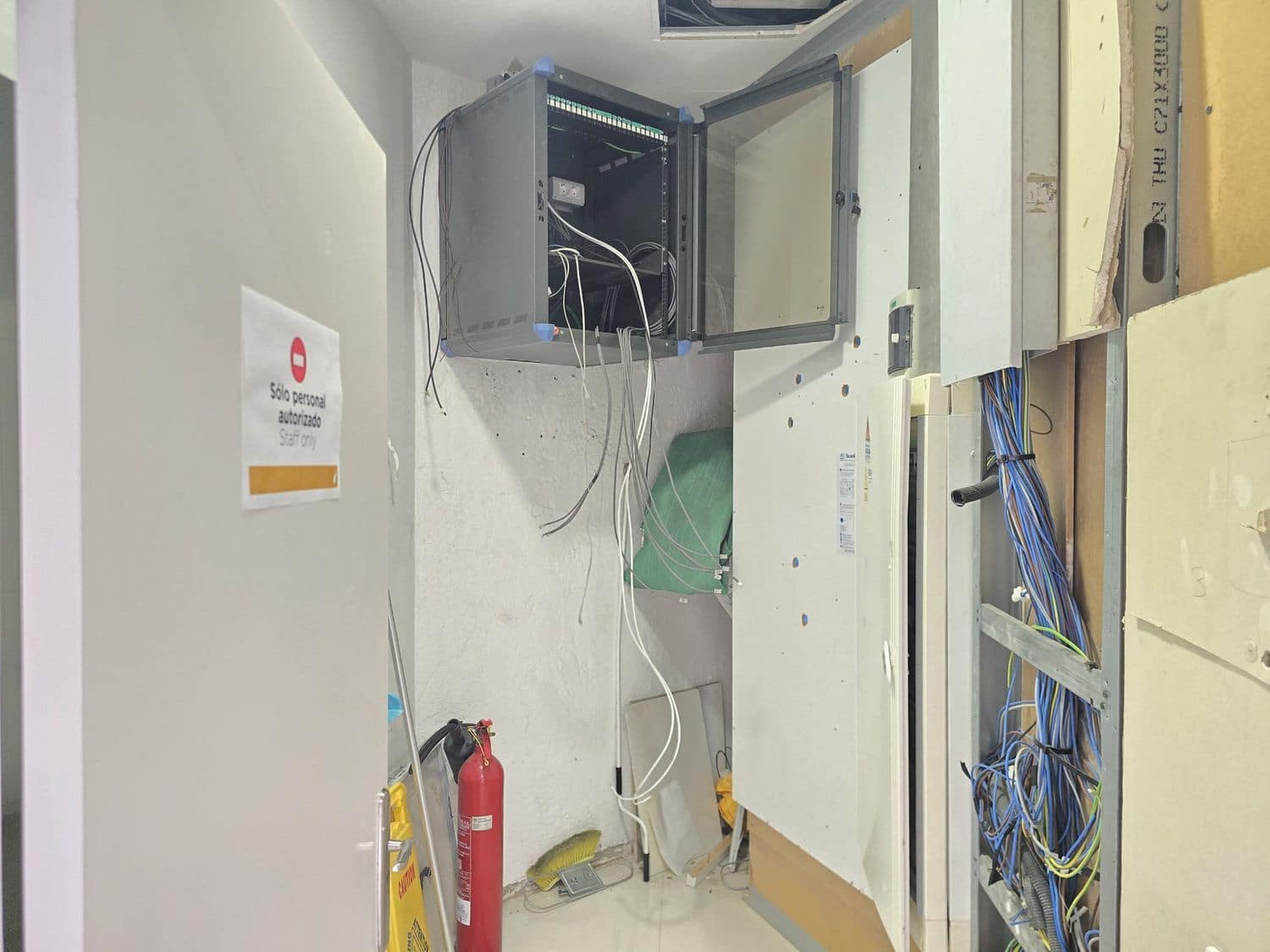 Local Commercial à louer à Puerto Rico - 2 500 € (Ref: 10131112)