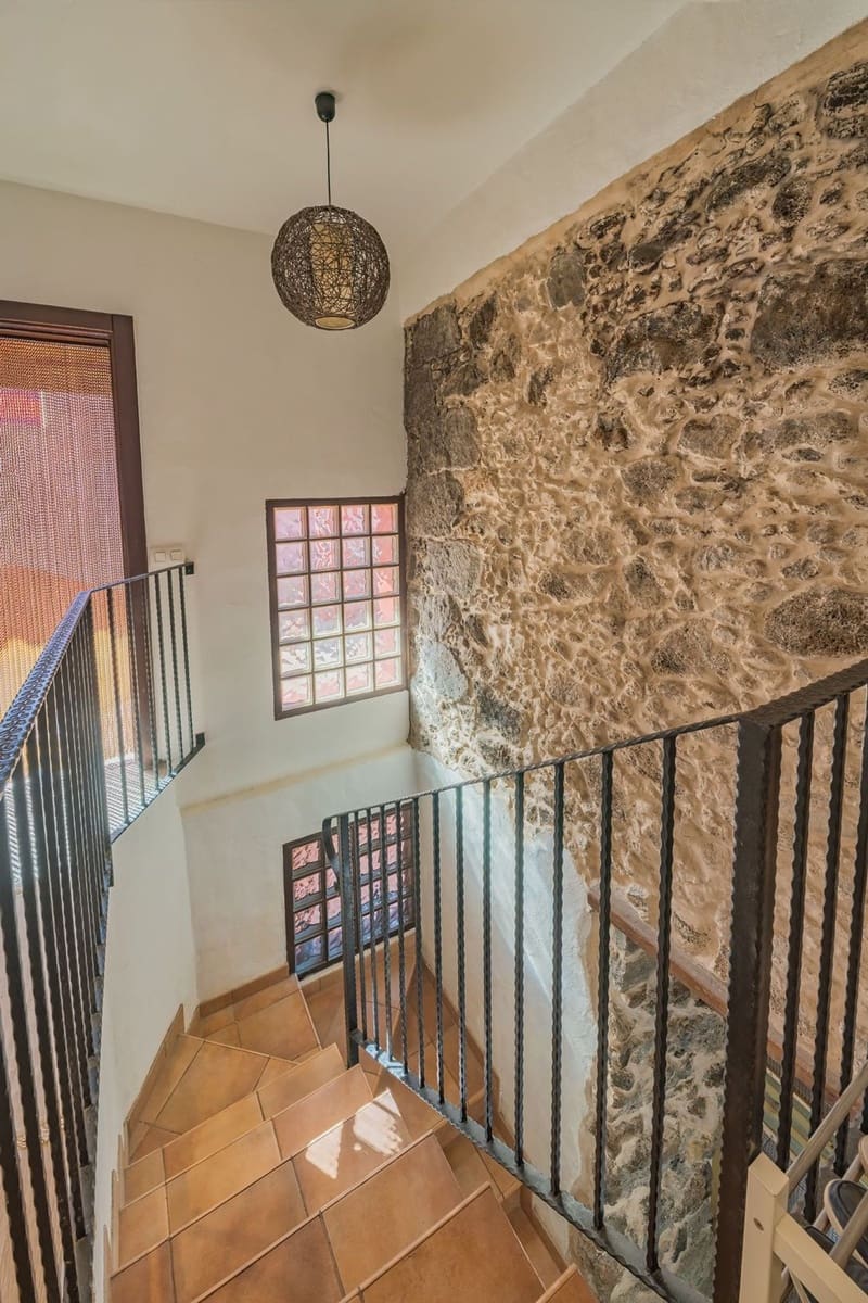 3 bedroom Finca/Country House for sale in Valleseco with garage - € 453,000 (Ref: 10135527)