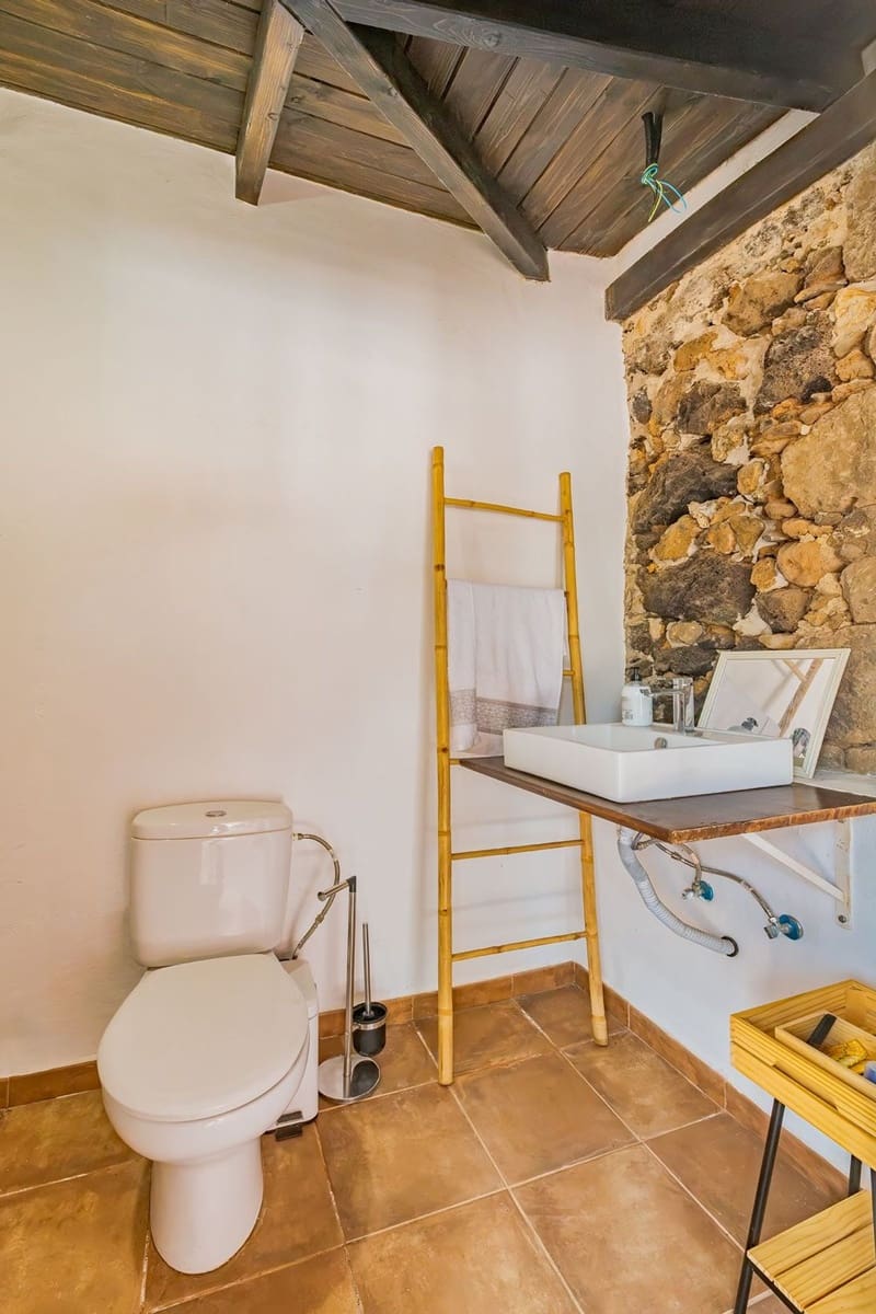 3 bedroom Finca/Country House for sale in Valleseco with garage - € 453,000 (Ref: 10135527)