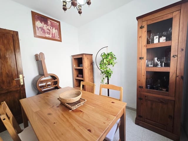 3 soveværelse Lejlighed til salg i Escaleritas, Las Palmas de Gran Canaria med garage - € 136.500 (Ref: 10139081)