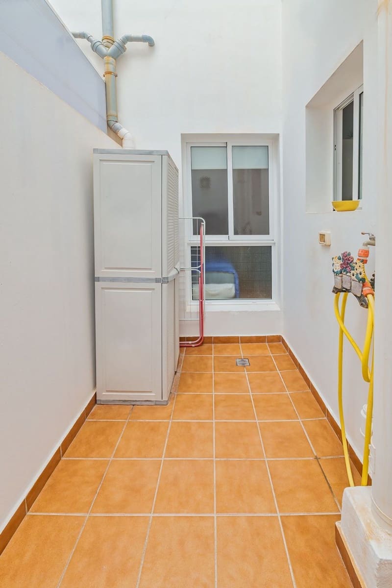 2 bedroom Apartment for sale in Arinaga with garage - € 253,000 (Ref: 10154376)