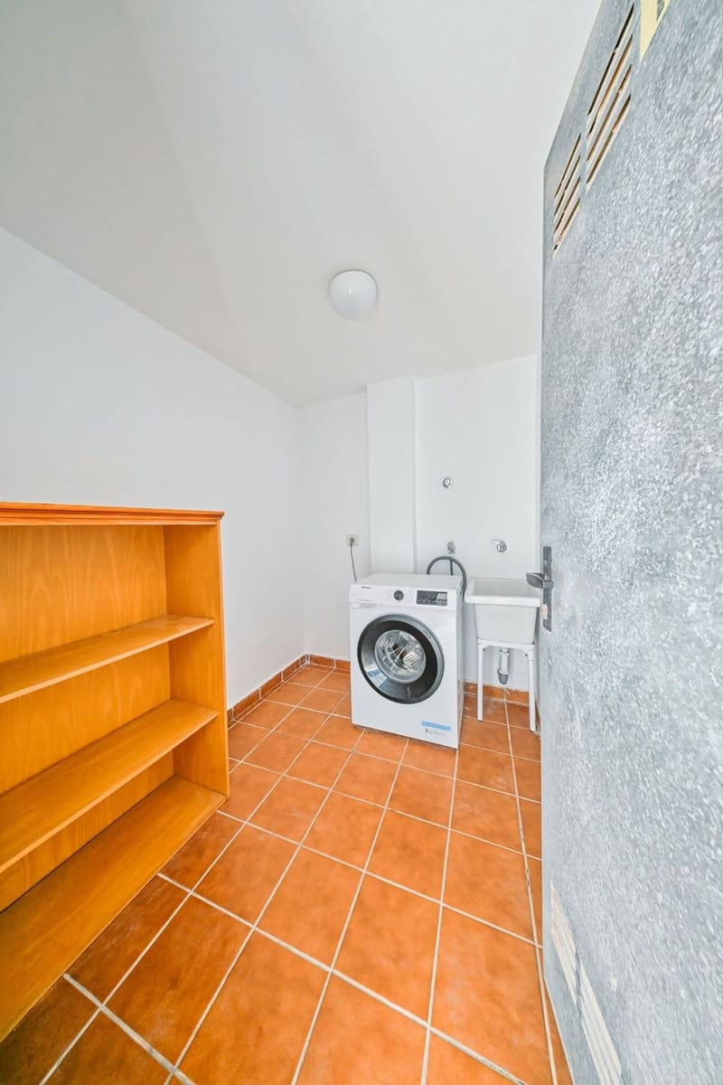 2 bedroom Apartment for sale in Arinaga with garage - € 253,000 (Ref: 10154376)