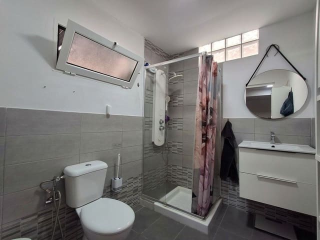 5 soveværelse Byhus til salg i Tamaraceite, Las Palmas de Gran Canaria med garage - € 275.000 (Ref: 10154377)